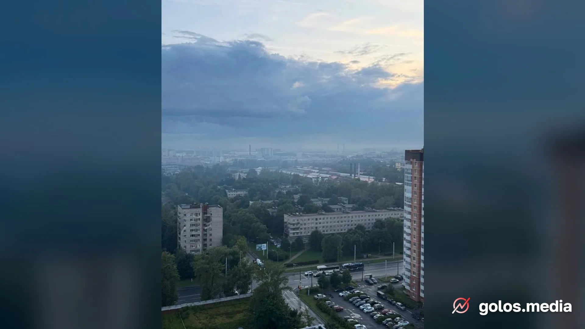 Петербург накрыло вонью: жители трёх районов жалуются на запах гари